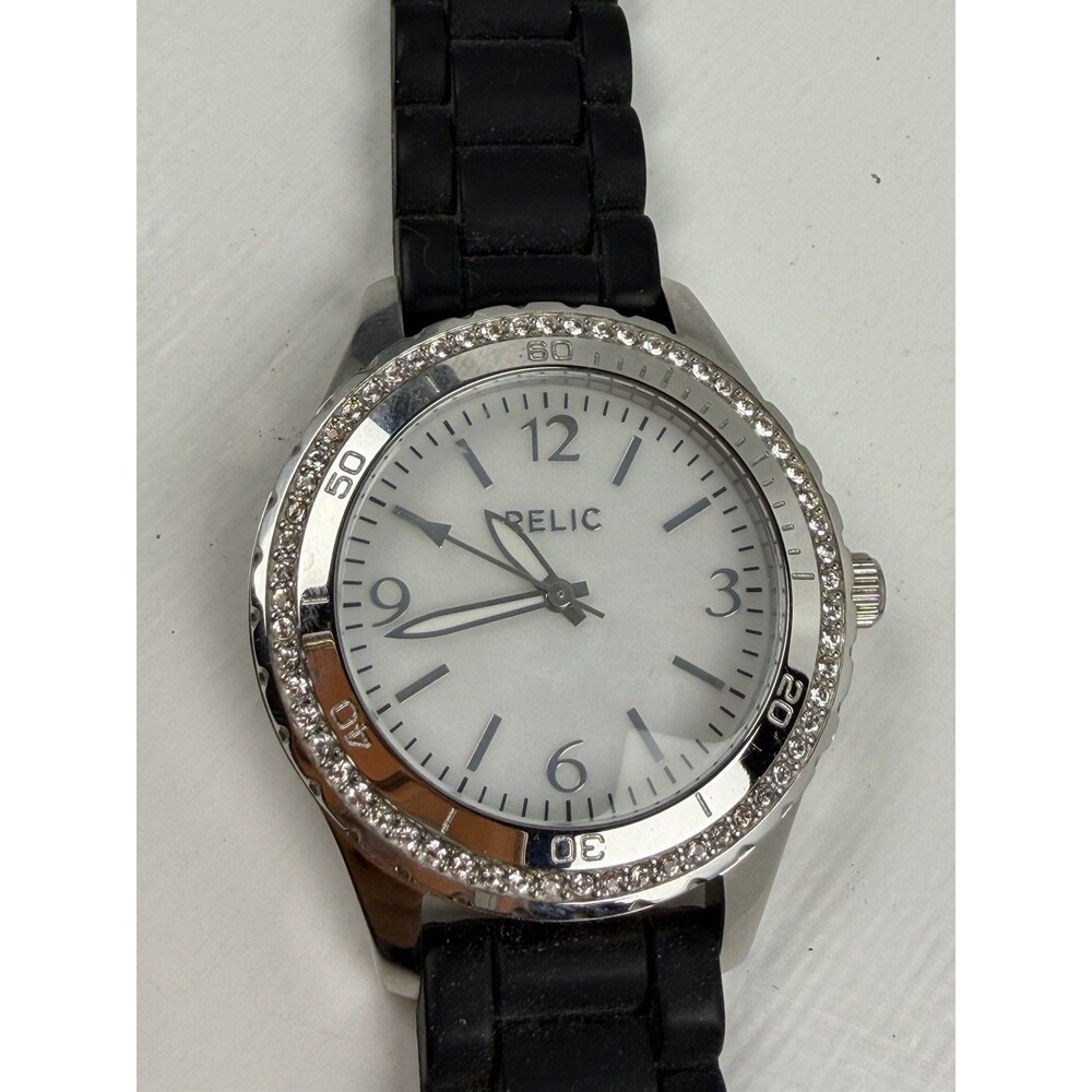 Relic ZR11904 Women’s Silver Crystal Bezel Quartz Watch 38.2mm Fresh Battery